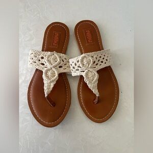 MAD LOVE Flip Flops Sandals Womens Sz 7 Cream Natural Crochet Thongs Boho Flats